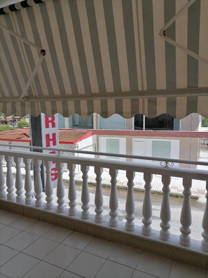 Exarhos Paralía Exterior foto