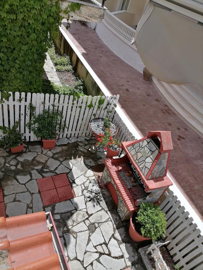 Exarhos Paralía Exterior foto