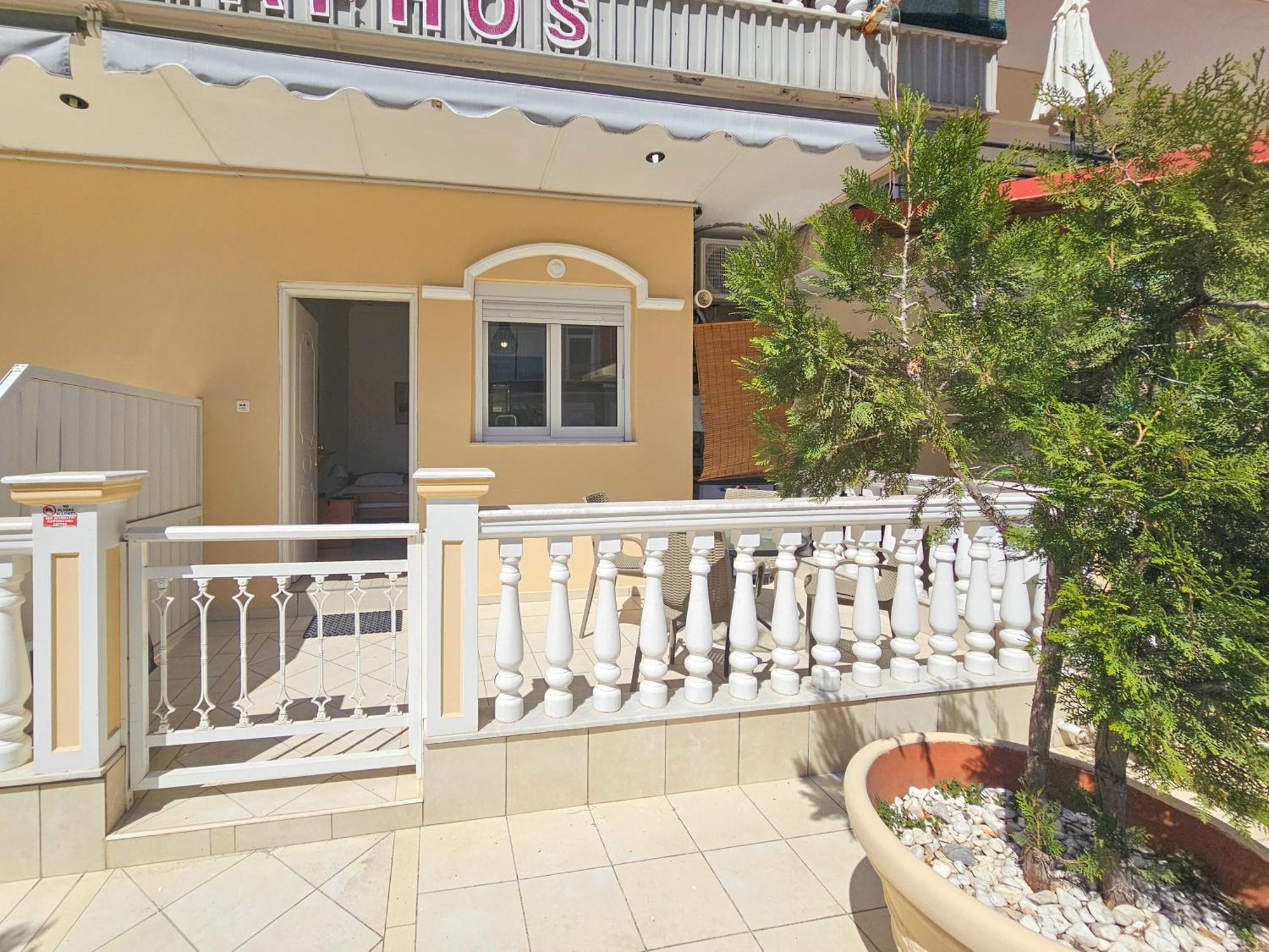 Exarhos Paralía Exterior foto