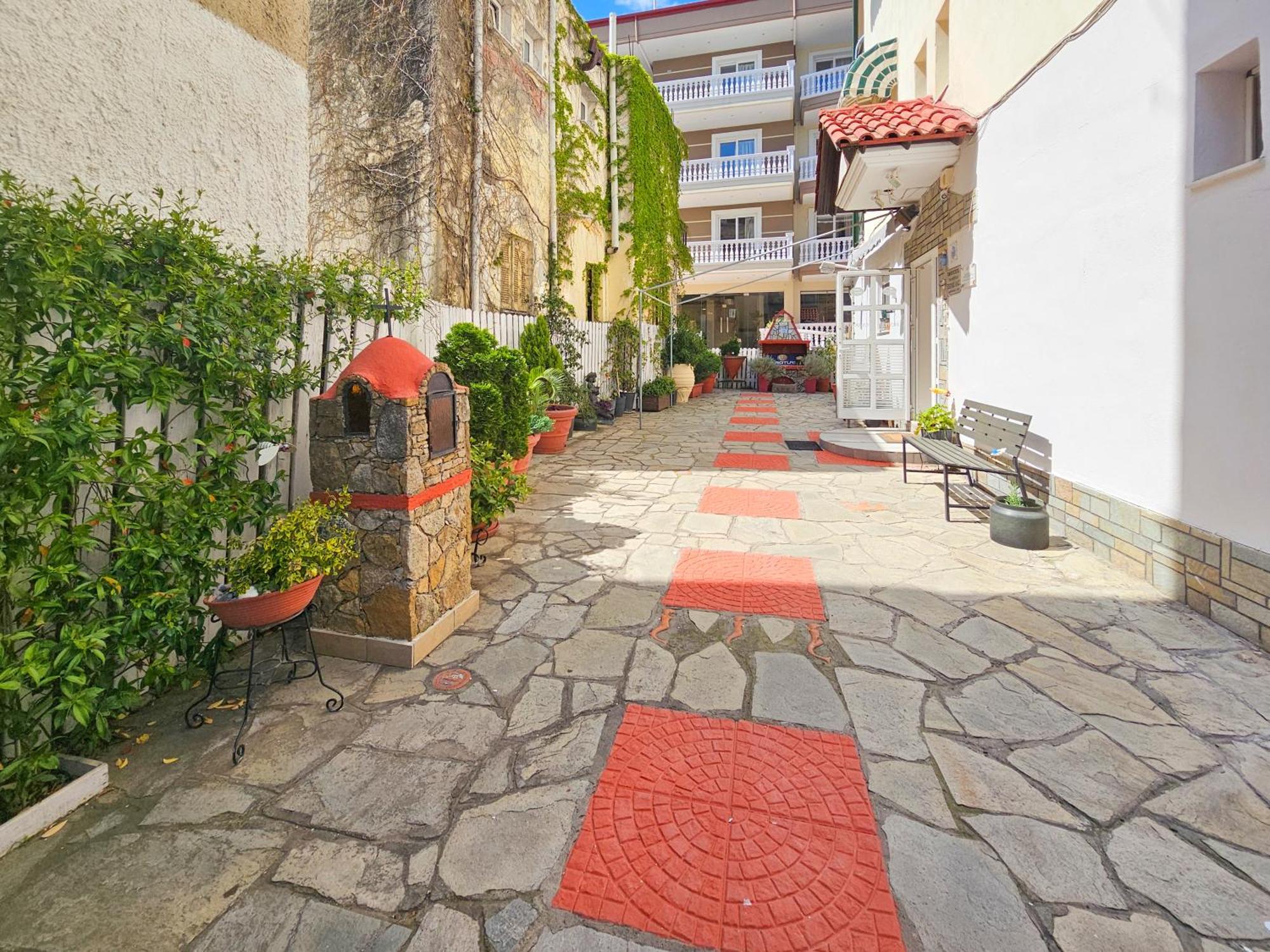 Exarhos Paralía Exterior foto