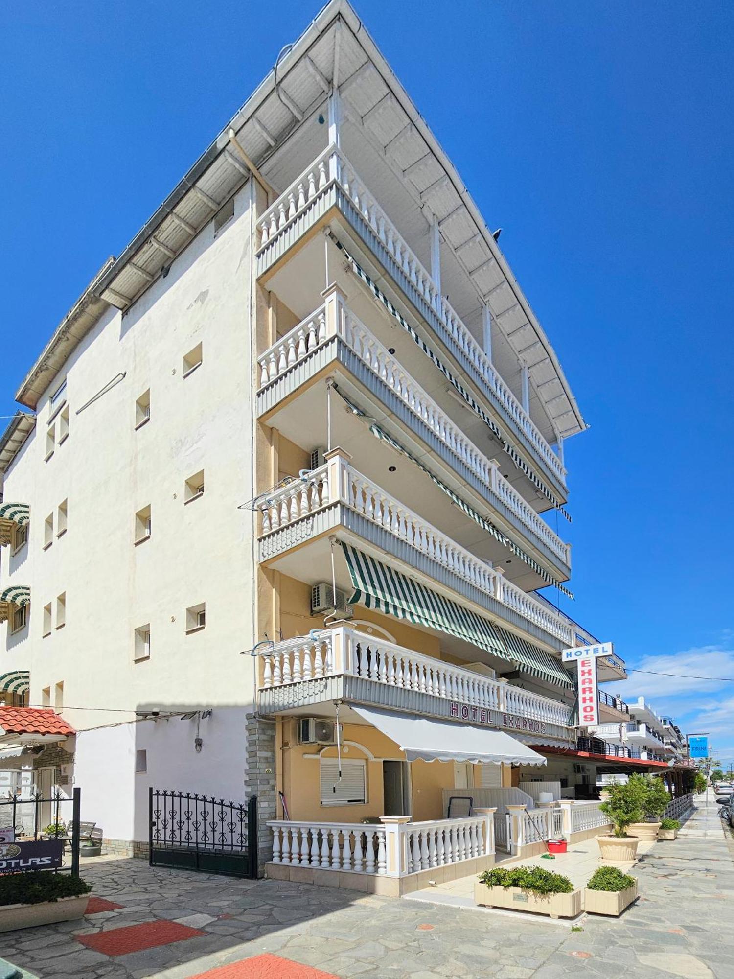 Exarhos Paralía Exterior foto